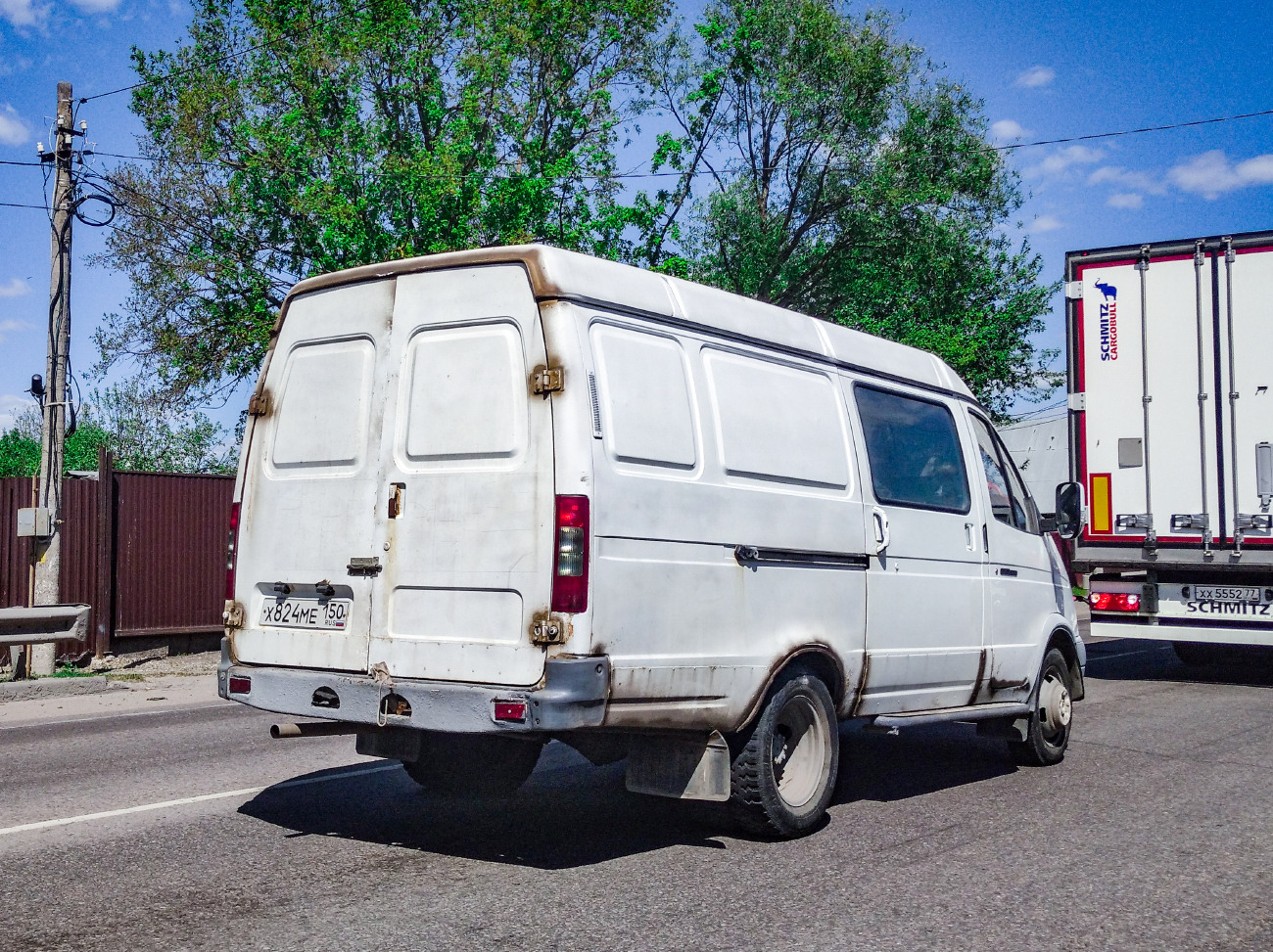 Московская область, ГАЗ-2705 № Х 824 МЕ 150